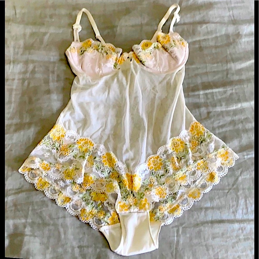 Victoria’s Secret Designer Line Tulle/Lace Teddy NWOT😍